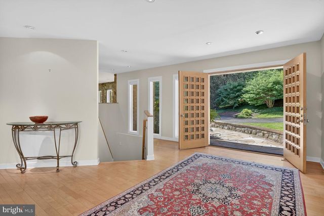 10801 BALANTRE LN, Potomac, MD 20854