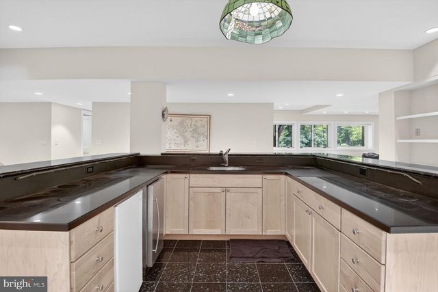 10801 BALANTRE LN, Potomac, MD 20854