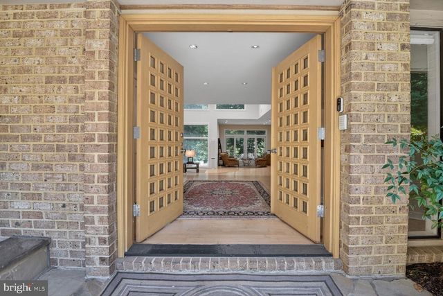 10801 BALANTRE LN, Potomac, MD 20854
