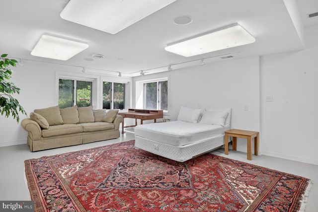 10801 BALANTRE LN, Potomac, MD 20854