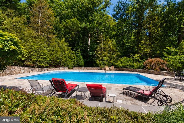 10801 BALANTRE LN, Potomac, MD 20854