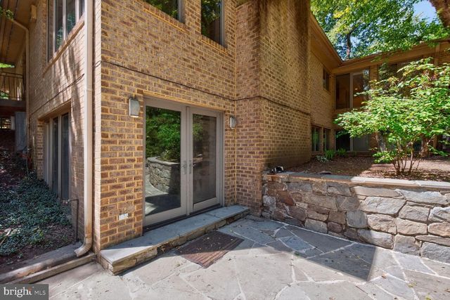 10801 BALANTRE LN, Potomac, MD 20854