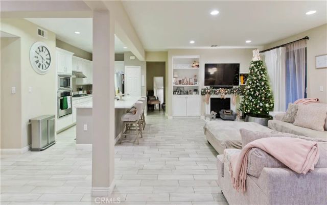 16479 W Nicklaus 124, Sylmar, CA 91342
