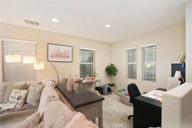 16479 W Nicklaus 124, Sylmar, CA 91342