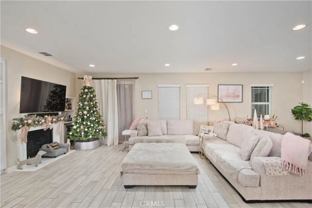 16479 W Nicklaus 124, Sylmar, CA 91342