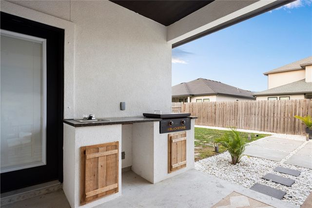 3925 Karo Dr, Corpus Christi, TX 78414