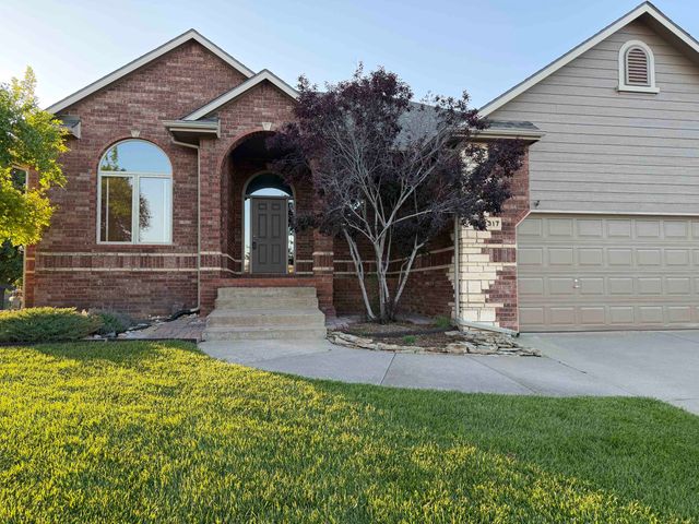 3317 N North Shore Ct, Wichita, KS 67205