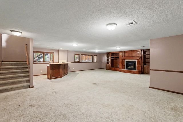 3317 N North Shore Ct, Wichita, KS 67205