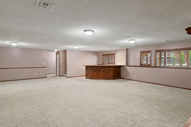3317 N North Shore Ct, Wichita, KS 67205