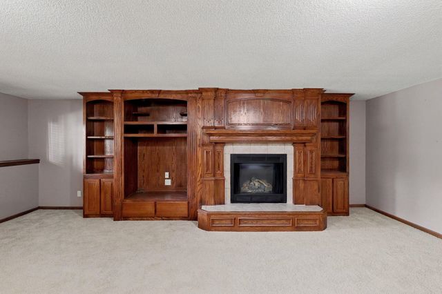 3317 N North Shore Ct, Wichita, KS 67205
