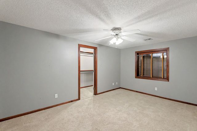 3317 N North Shore Ct, Wichita, KS 67205