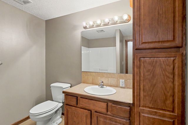 3317 N North Shore Ct, Wichita, KS 67205