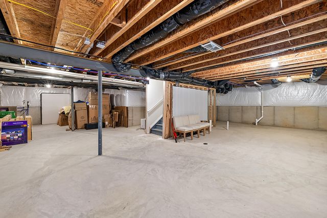704 Groveland Circle, Ann Arbor, MI 48108