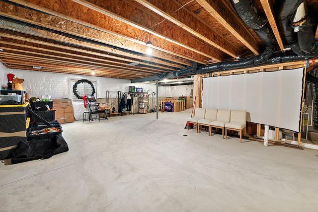 704 Groveland Circle, Ann Arbor, MI 48108