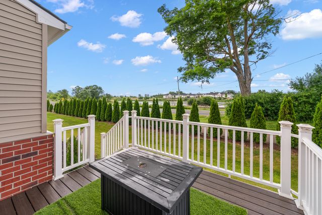 704 Groveland Circle, Ann Arbor, MI 48108