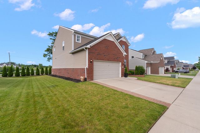 704 Groveland Circle, Ann Arbor, MI 48108