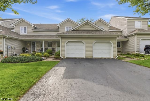 16 Pale Star Ct, Hardyston Twp., NJ 07419