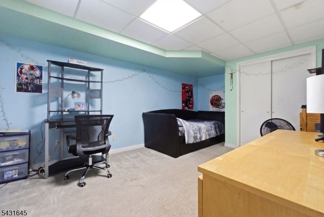 16 Pale Star Ct, Hardyston Twp., NJ 07419