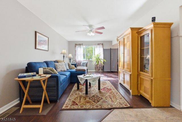 16 Pale Star Ct, Hardyston Twp., NJ 07419