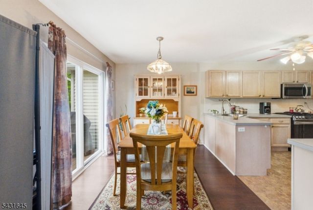 16 Pale Star Ct, Hardyston Twp., NJ 07419