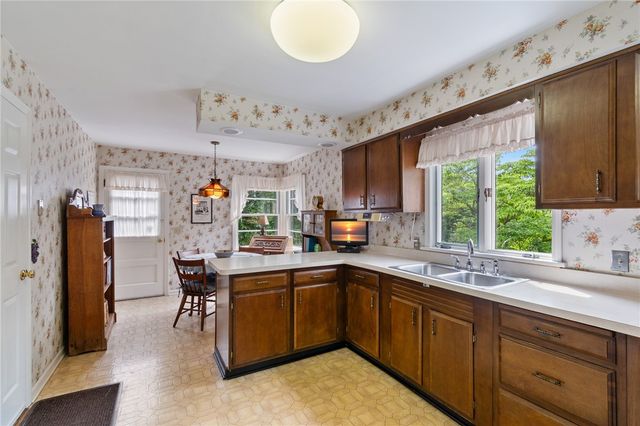 101 Newcastle Road, Rochester, NY 14610