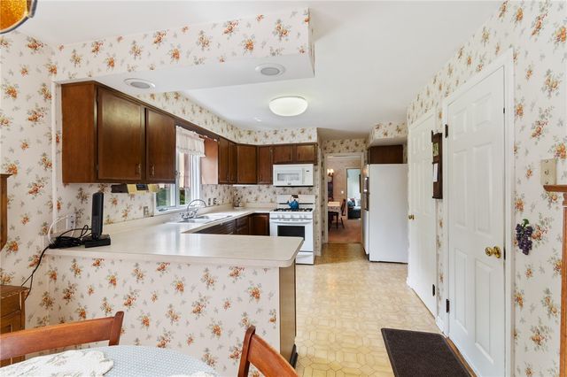 101 Newcastle Road, Rochester, NY 14610