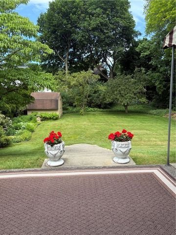 101 Newcastle Road, Rochester, NY 14610