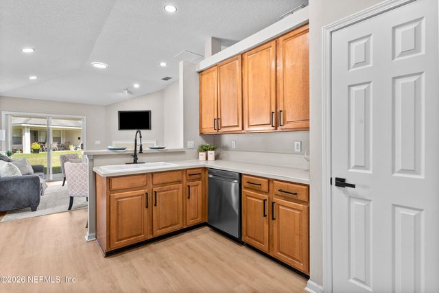 736 BELLSHIRE Drive, Orange Park, FL 32065