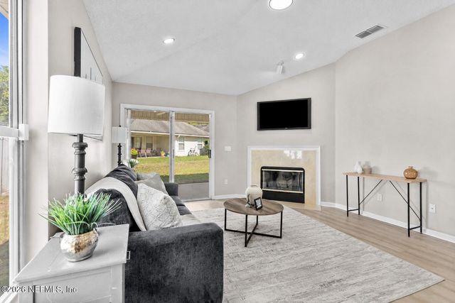 736 BELLSHIRE Drive, Orange Park, FL 32065