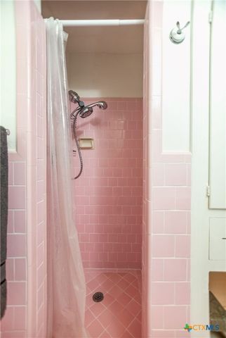 216 Bowie Street, Port Lavaca, TX 77979