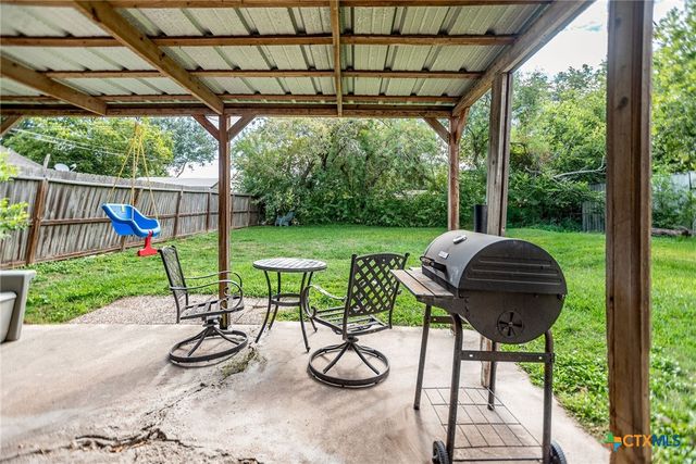 216 Bowie Street, Port Lavaca, TX 77979