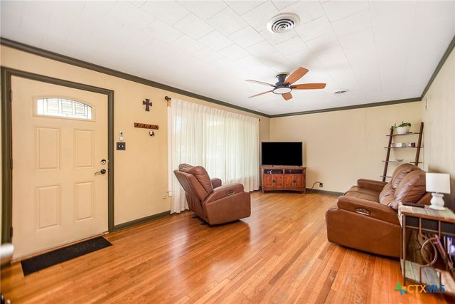 216 Bowie Street, Port Lavaca, TX 77979