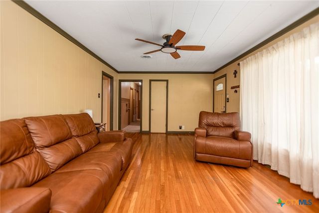 216 Bowie Street, Port Lavaca, TX 77979