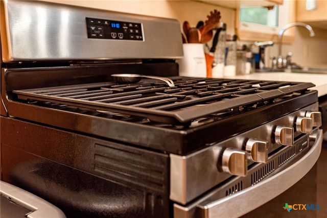 216 Bowie Street, Port Lavaca, TX 77979