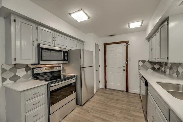 202 S Willomet Drive 2, Dallas, TX 75208