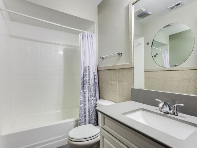 202 S Willomet Drive 2, Dallas, TX 75208