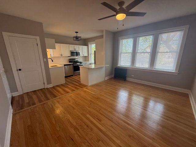 4956 N harding Avenue 2, Chicago, IL 60625