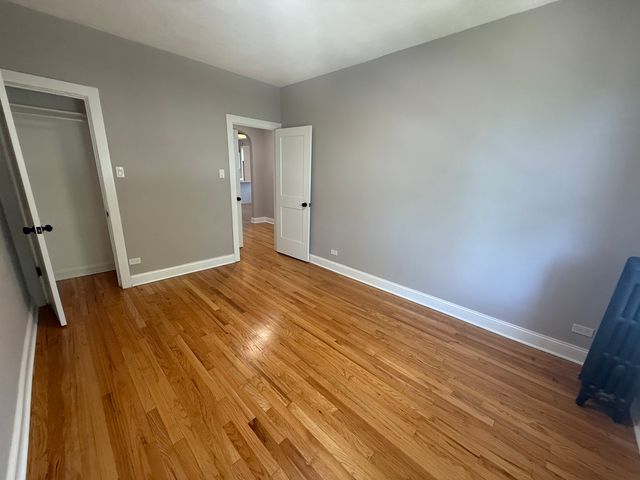 4956 N harding Avenue 2, Chicago, IL 60625