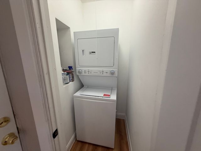 4956 N harding Avenue 2, Chicago, IL 60625