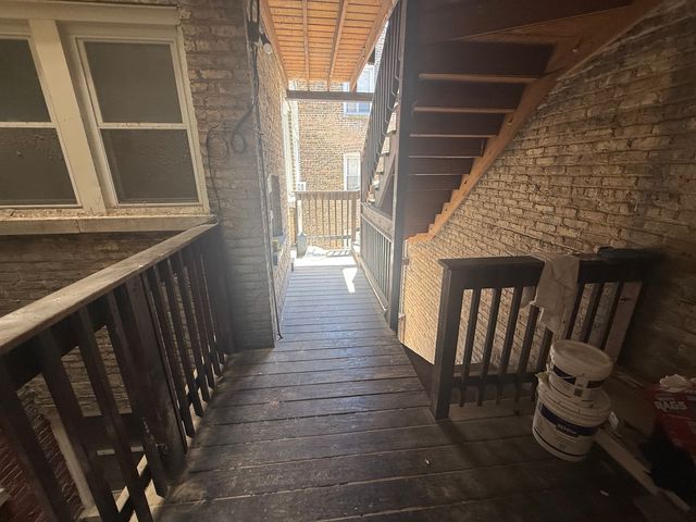 4956 N harding Avenue 2, Chicago, IL 60625