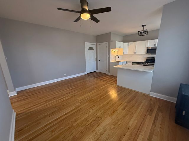 4956 N harding Avenue 2, Chicago, IL 60625