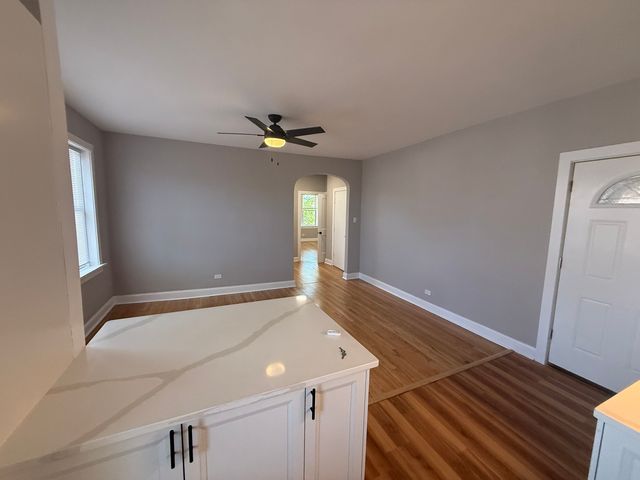 4956 N harding Avenue 2, Chicago, IL 60625