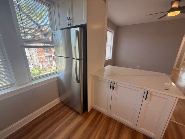 4956 N harding Avenue 2, Chicago, IL 60625