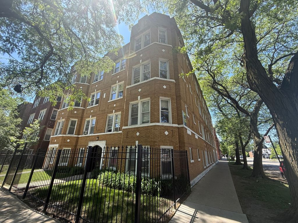 4956 N harding Avenue 2, Chicago, IL 60625