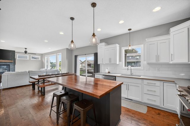 815 NE Elk Run Drive, Waukee, IA 50263