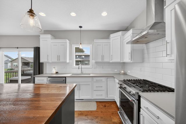 815 NE Elk Run Drive, Waukee, IA 50263