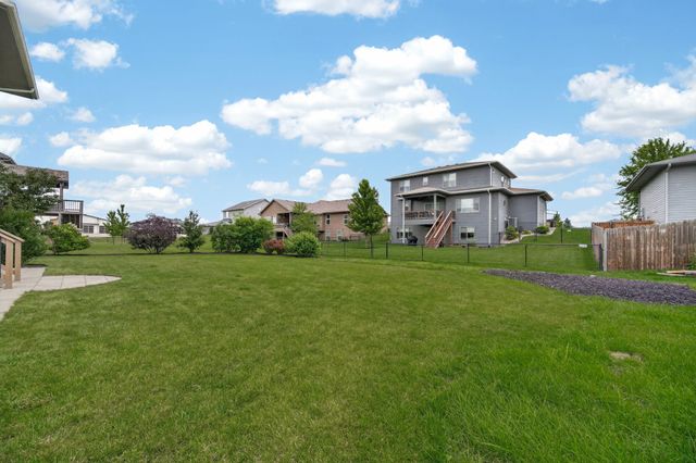 815 NE Elk Run Drive, Waukee, IA 50263