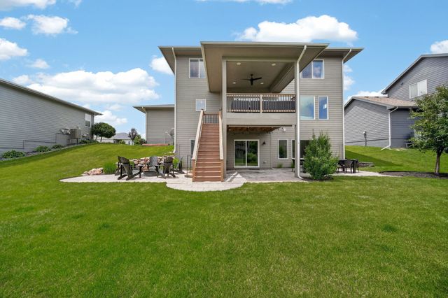 815 NE Elk Run Drive, Waukee, IA 50263