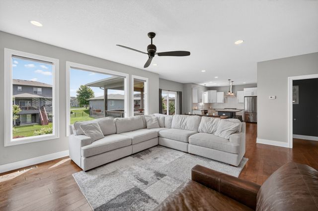 815 NE Elk Run Drive, Waukee, IA 50263
