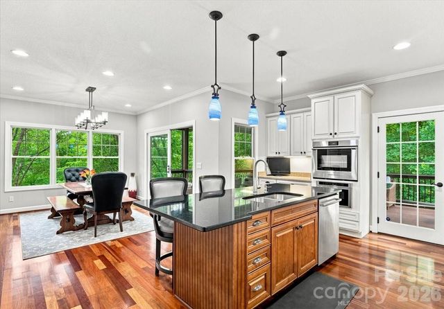 82 Wood Owl Court, Hendersonville, NC 28791